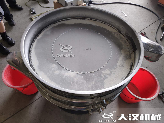 篩分過程中帶有水分的物料會影響篩分效果嗎？